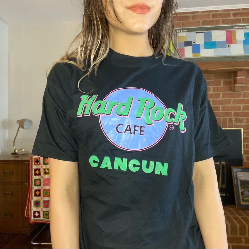 Vintage 90s Deadstock Cancun MX Hard Rock Cafe Tee Oversized Band Single…